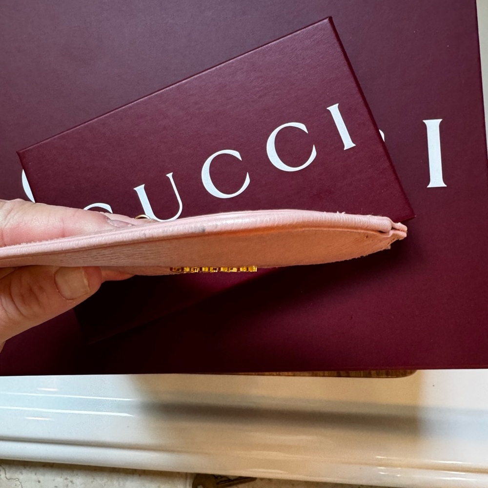 Pink Gucci leather key holder with gold logo #GucciAccessories - Picture 3 of 7